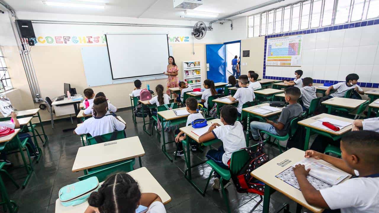 Mais De Milh O De Estudantes Da Rede Municipal Voltam S Aulas Nesta