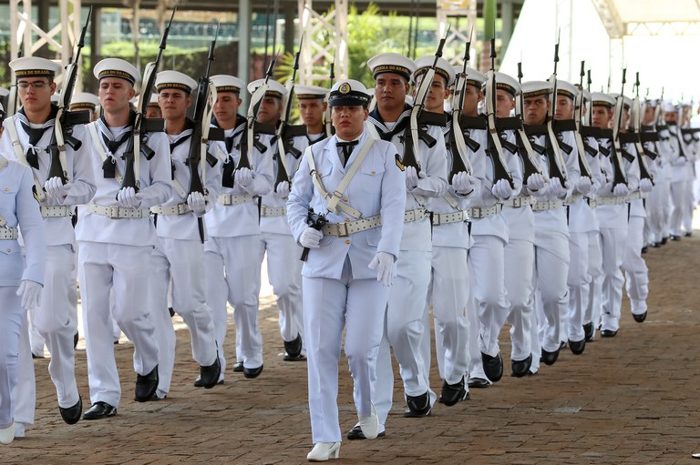 Marinha abre concurso com 671 vagas de nível médio em todo o país