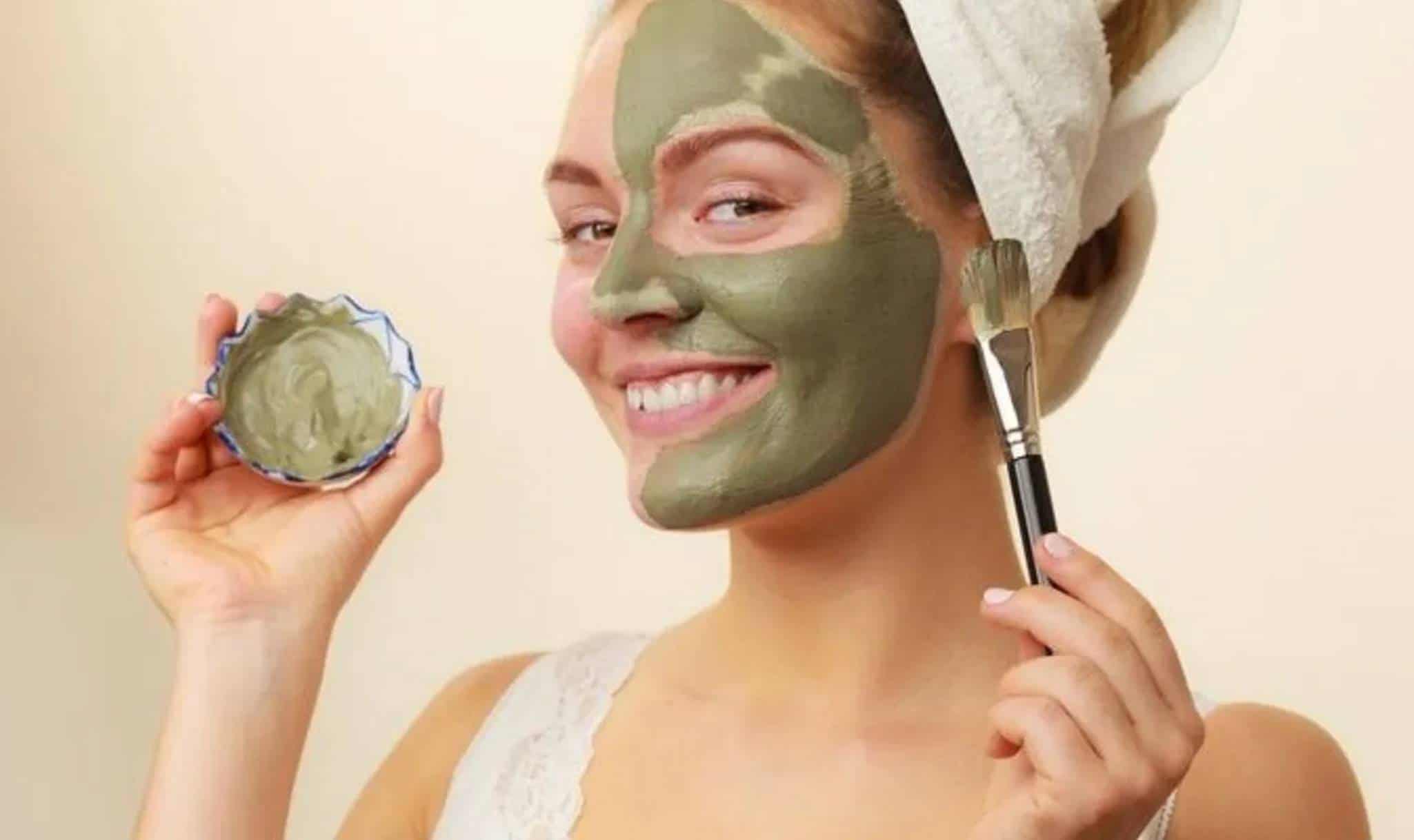 3 coisas que você deve saber antes de colocar uma máscara de argila no rosto
