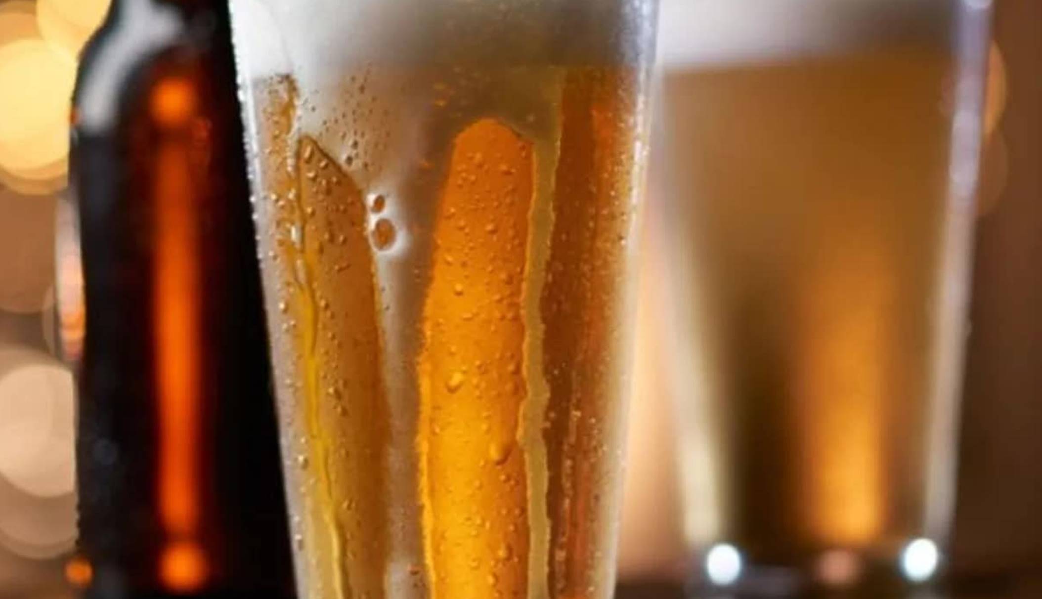 Nunca mais beba cerveja assim: você não imagina o que acontece