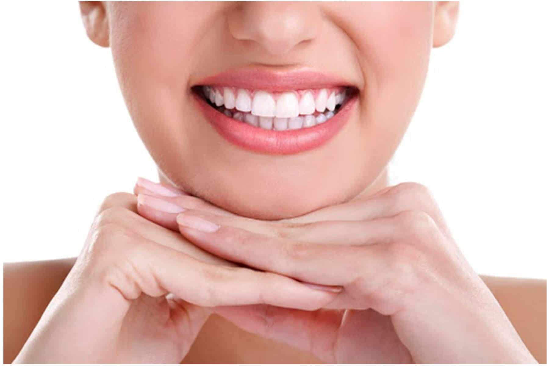 Veja como fazer seus próprios tratamentos naturais para clarear os dentes