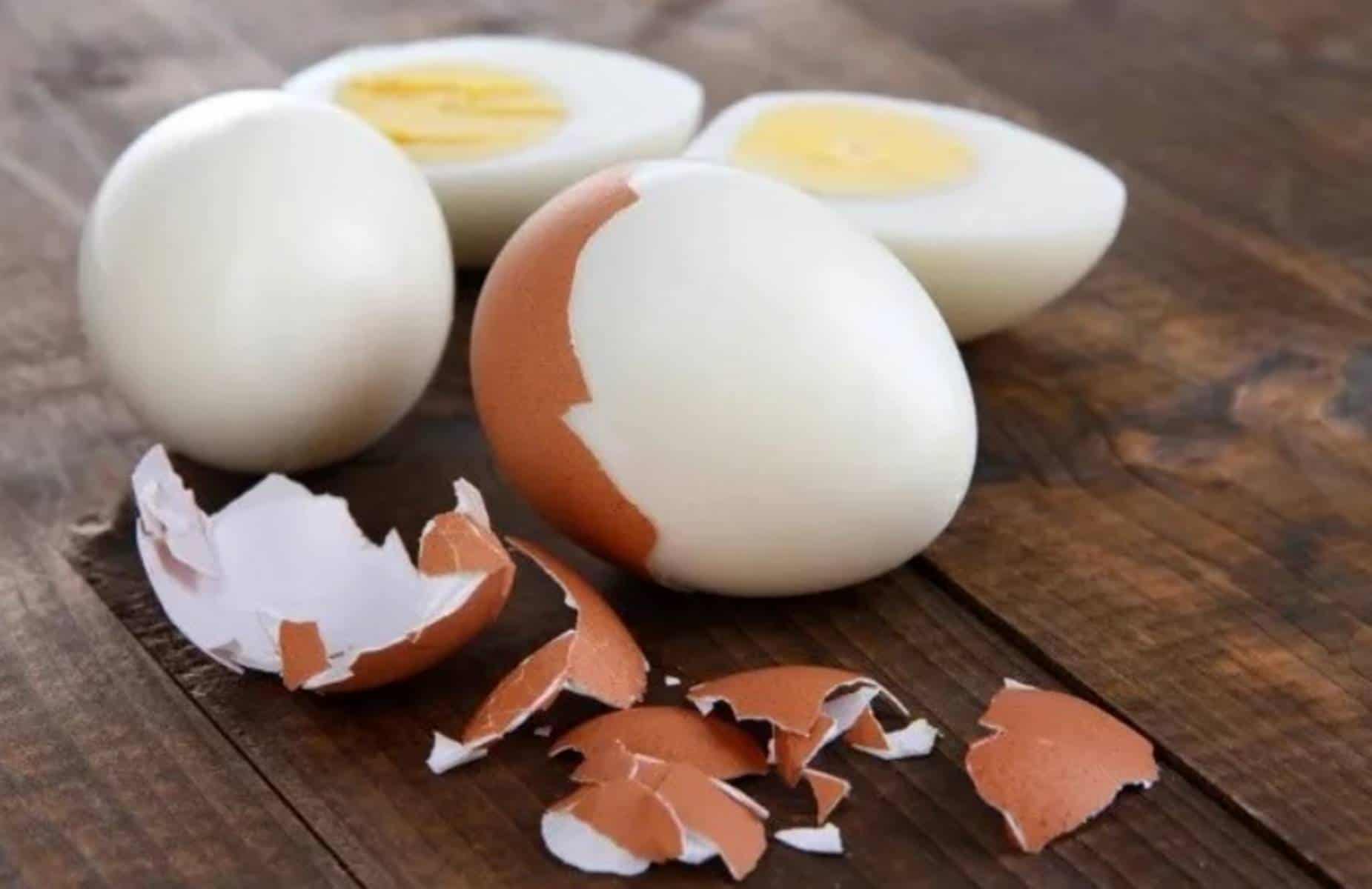 5 formas caseiras de fazer a casca do ovo sair facilmente sem esforço