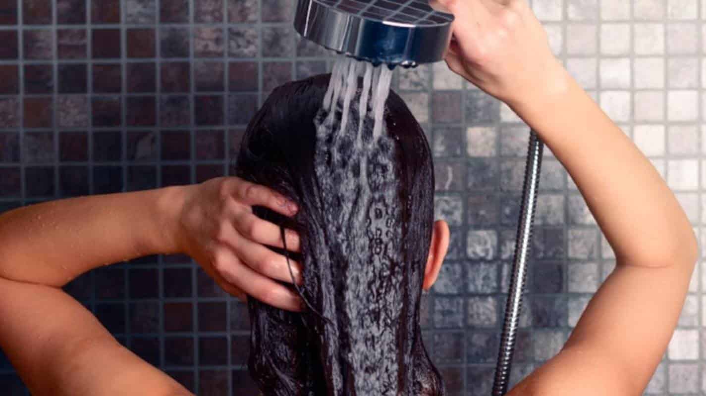 Conheça os benefícios de um banho com água quente