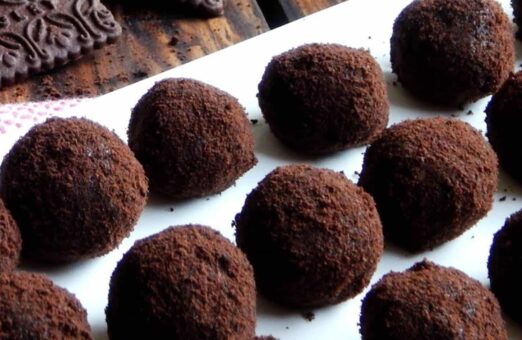 Essa receita é fácil e deliciosa: Bombom de leite em pó e coco