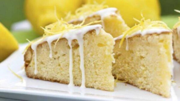 Receita fácil de bolo de limão sem forno: refrescante e fácil!