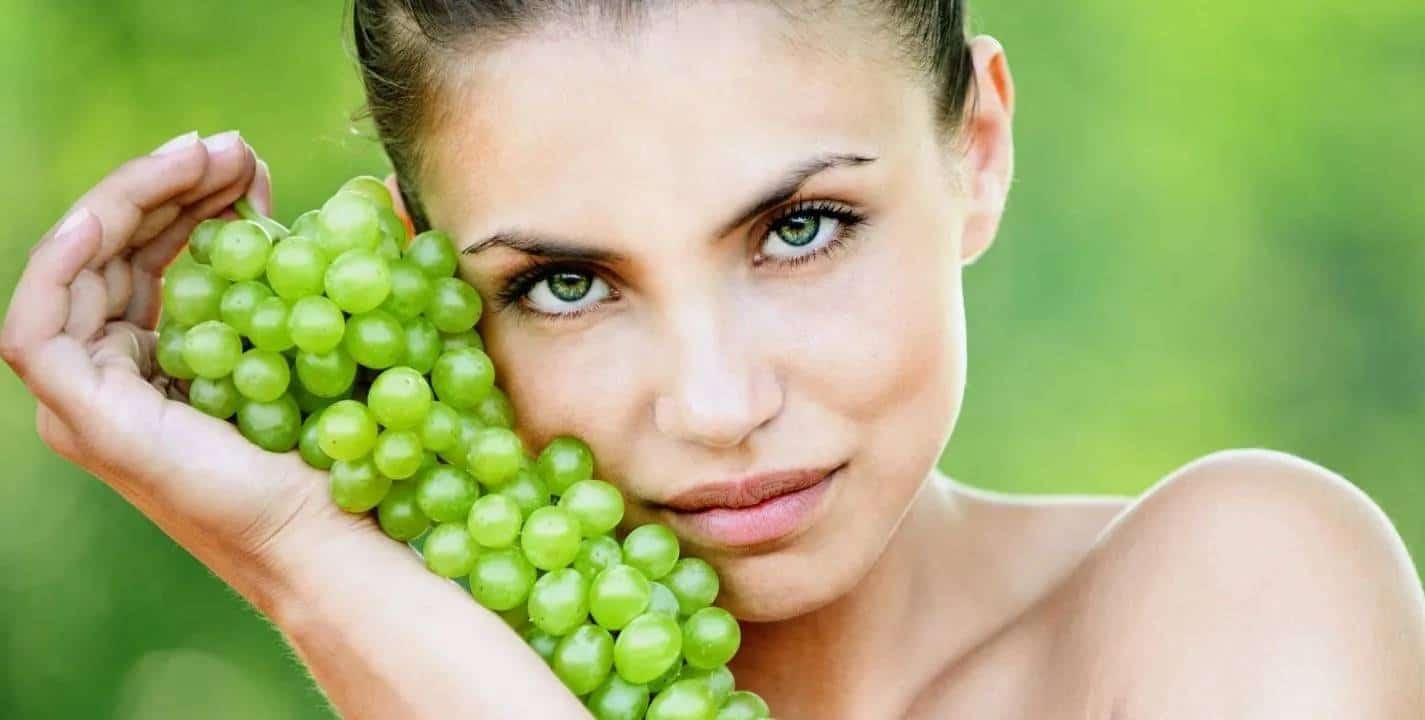 Como produzir colágeno com uvas? 3 máscaras para rejuvenescer a pele