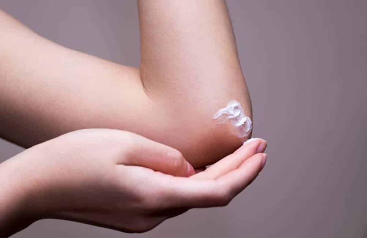 Remédios caseiros para clarear a pele dos cotovelos e joelhos