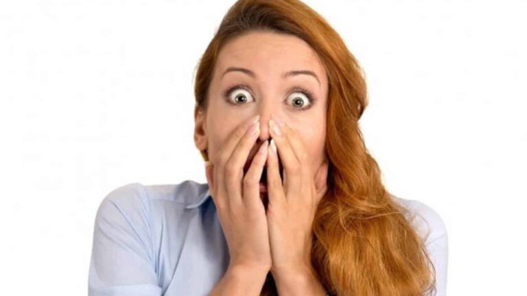 Revelado! 11 SEGREDOS de beleza que seu estilista não lhe contará. Você não vai mais cometer alguns erros que prejudicam sua beleza.