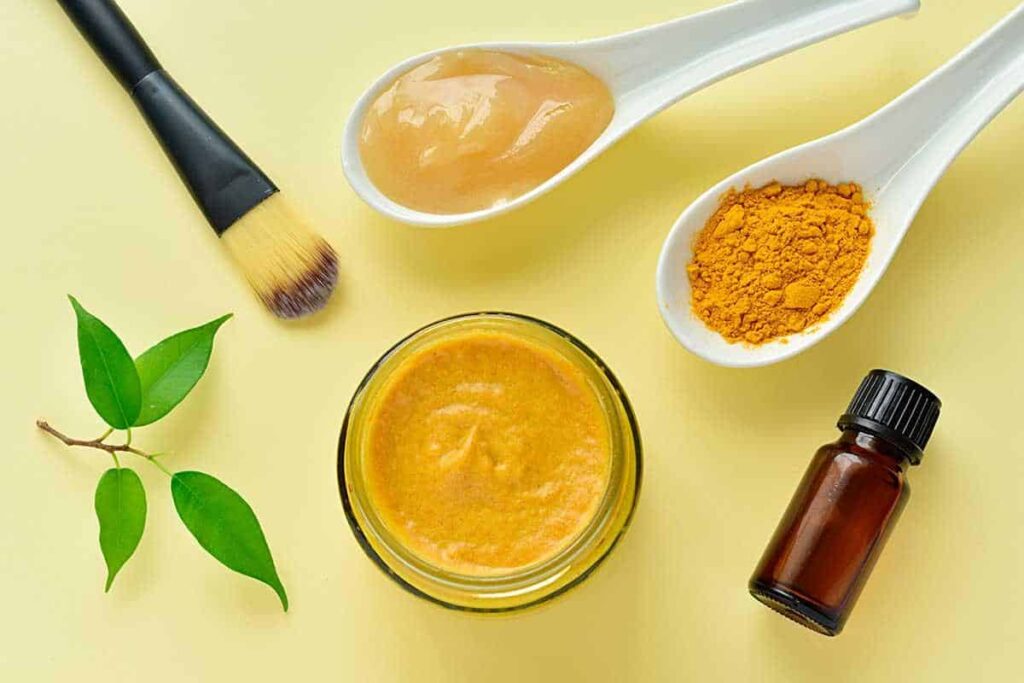 Como escurecer os cabelos com cúrcuma?