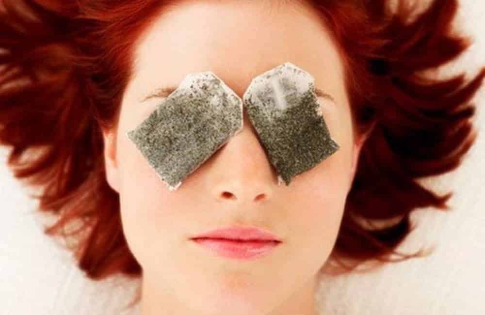 Chá e sal: um remédio caseiro para fazer desaparecer as olheiras
