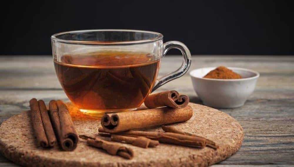 Chá de canela queima a gordura e seca a barriga: estudos confirmam