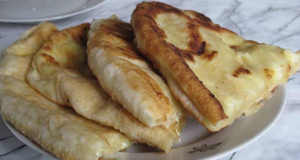 Khachapuri: receita fácil de bolos folhados com batatas e queijo