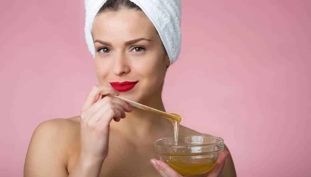 Descubra como usar mel em casa para eliminar acnes da sua pele