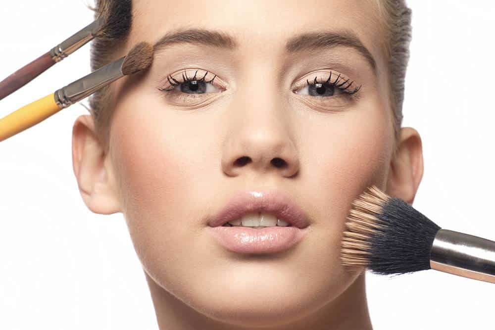Cinco dicas simples de maquiagem para pessoas com pele sensível