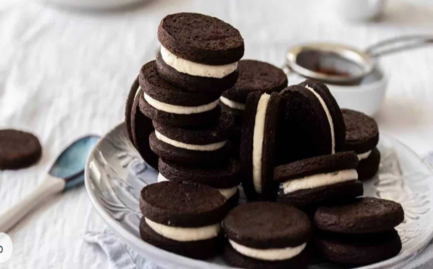 Faça biscoitos Oreo caseiros com ingredientes simples e saudáveis