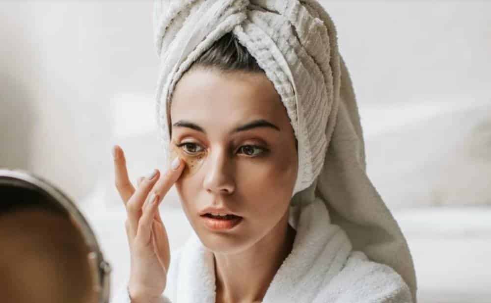 Máscara de vaselina caseira e natural para remover as rugas da pele