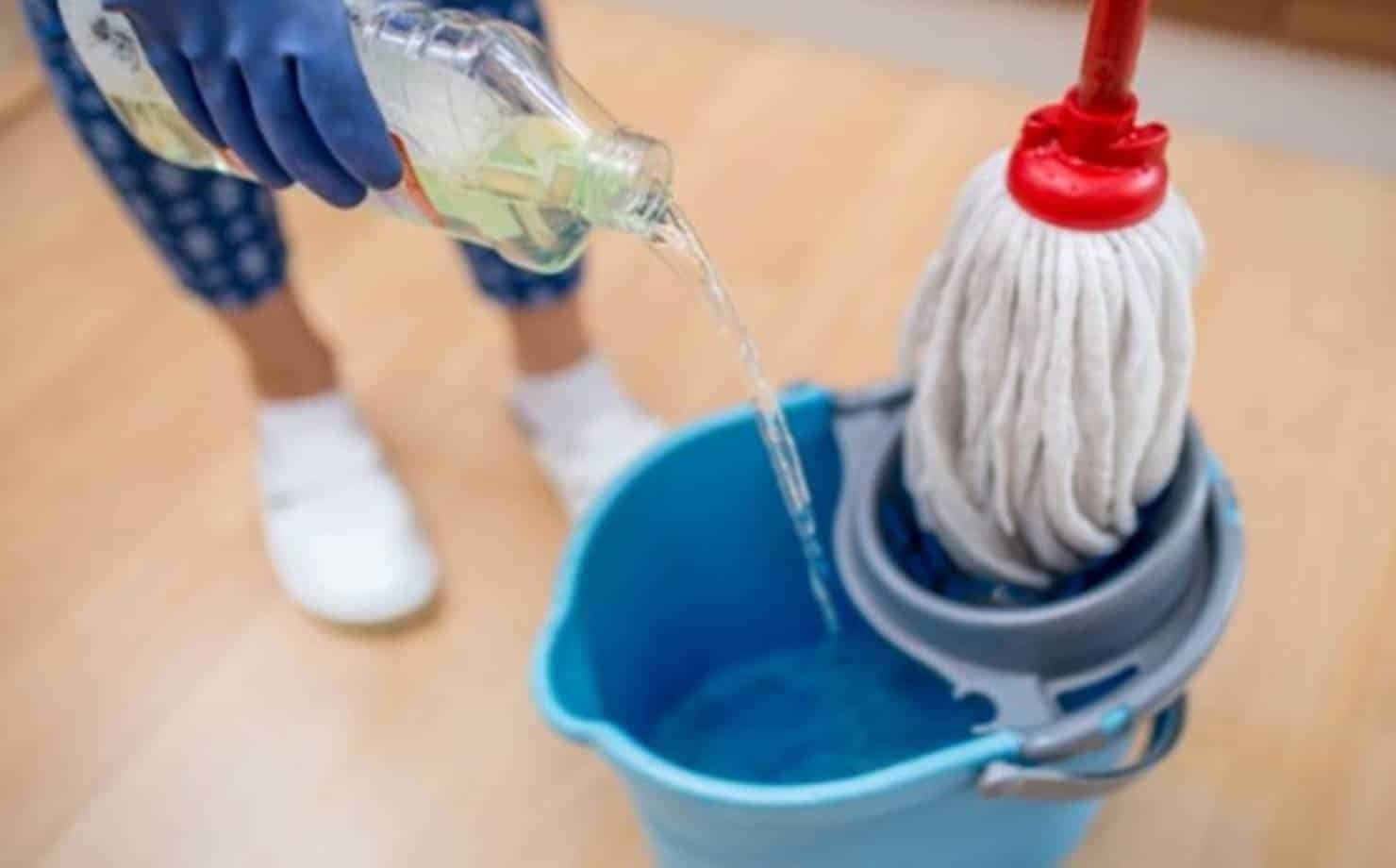 Como desinfetar toda a casa sem usar água sanitária?