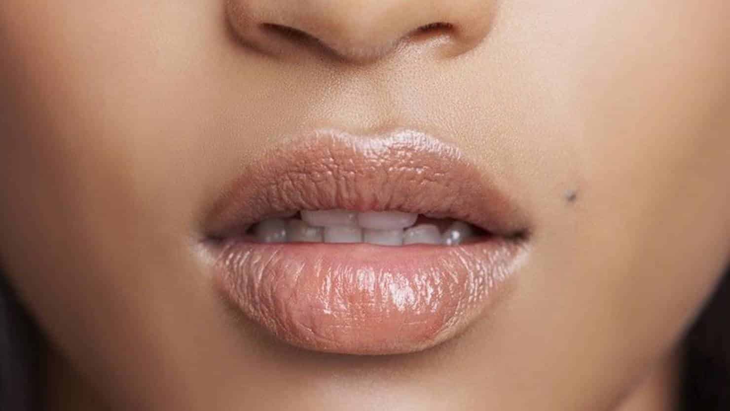 Lábios mais cheios e suaves com tratamentos naturais