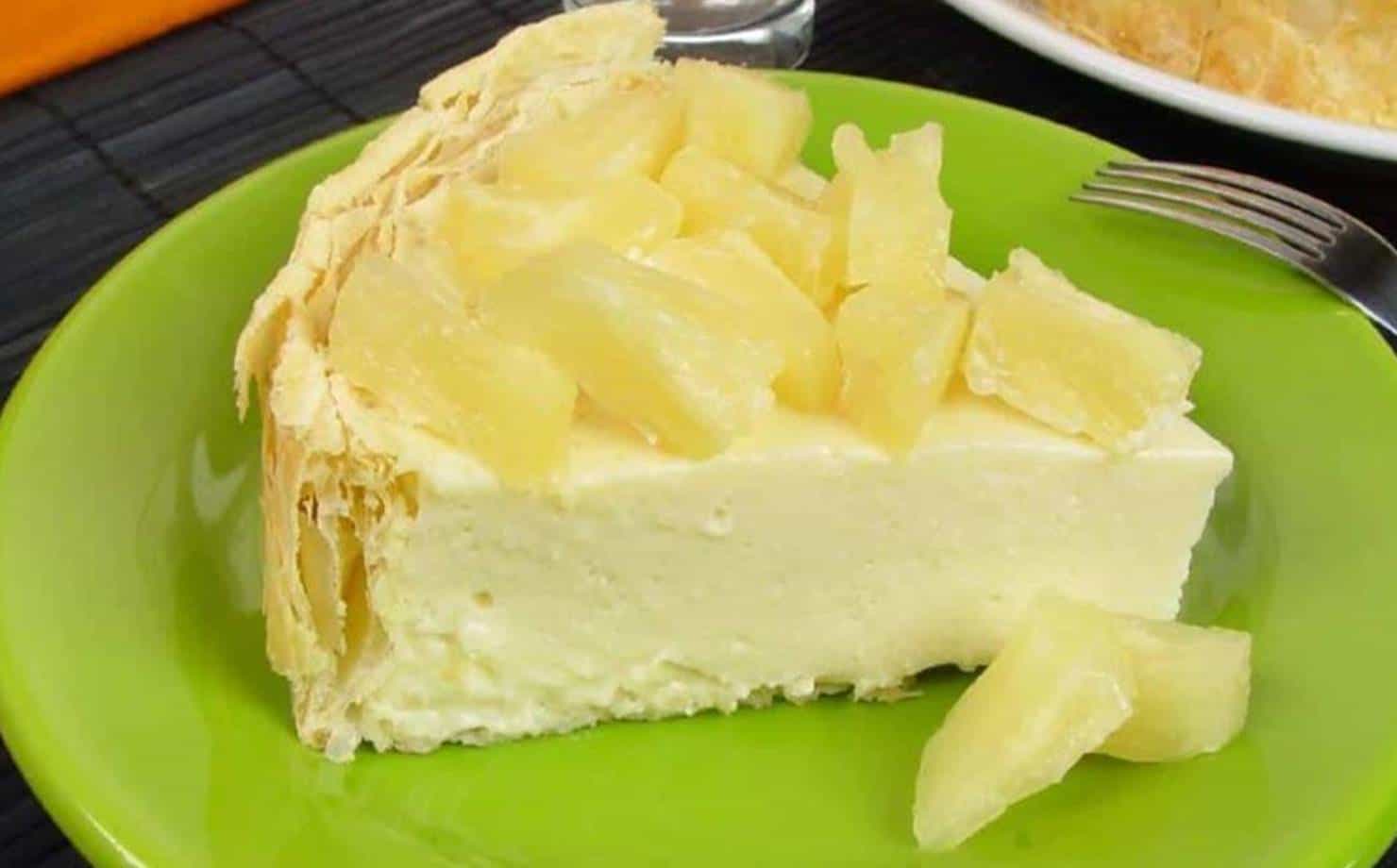 Não perca essa deliciosa torta folhada de abacaxi