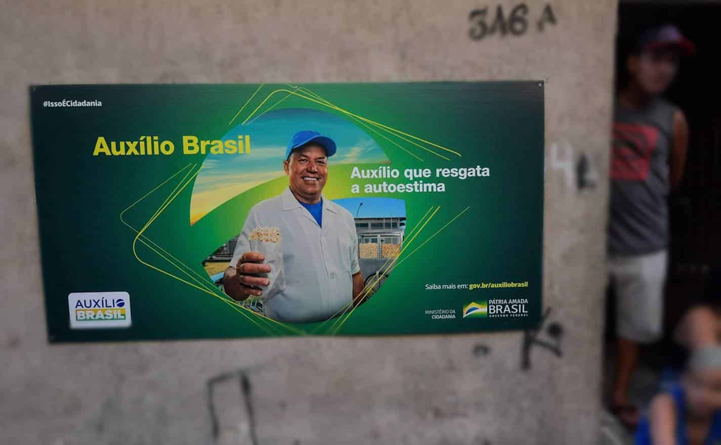 Governo diz que zerou fila do Auxílio Brasil e inclui milhões beneficiários