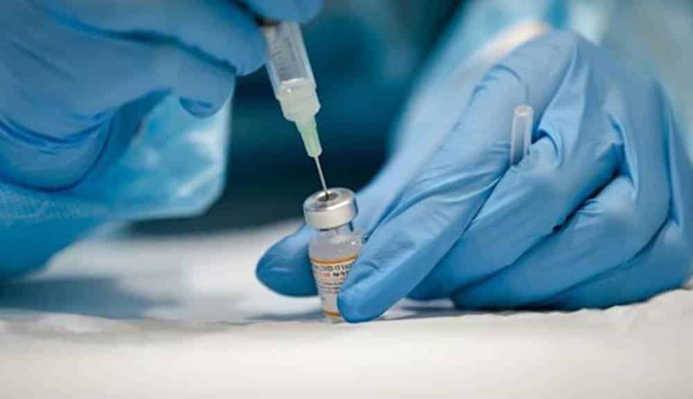 Quebec planeja cobrar imposto adicional de não vacinados contra covid