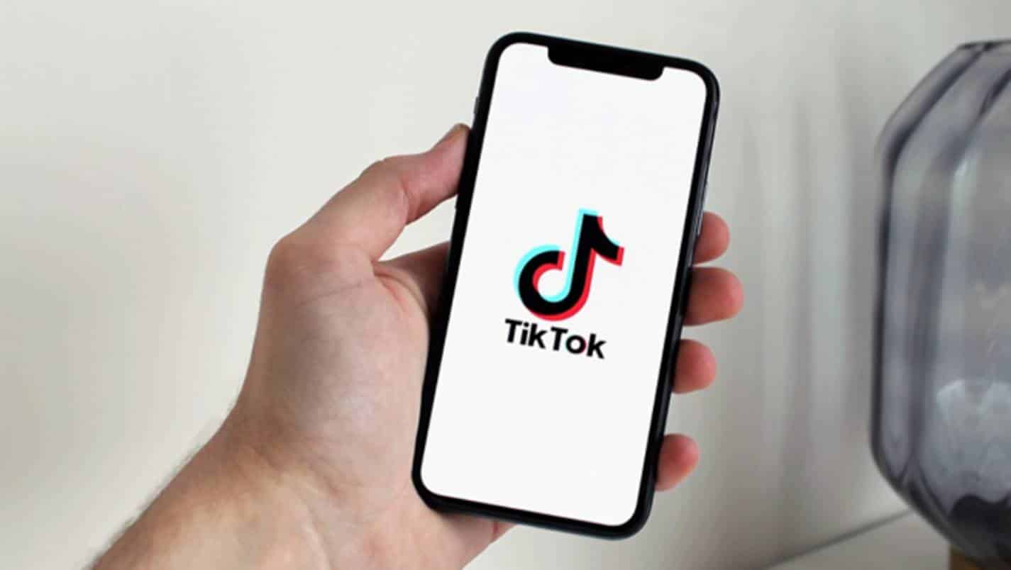 TikTok experimenta para usuários não verem curtidas e comentários