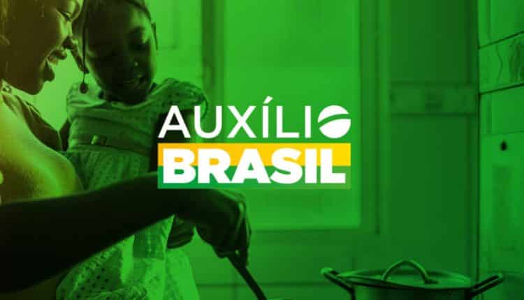 Famílias que não estão inscritas no Cadastro Único precisam se cadastrar para receber o Auxílio Brasil?