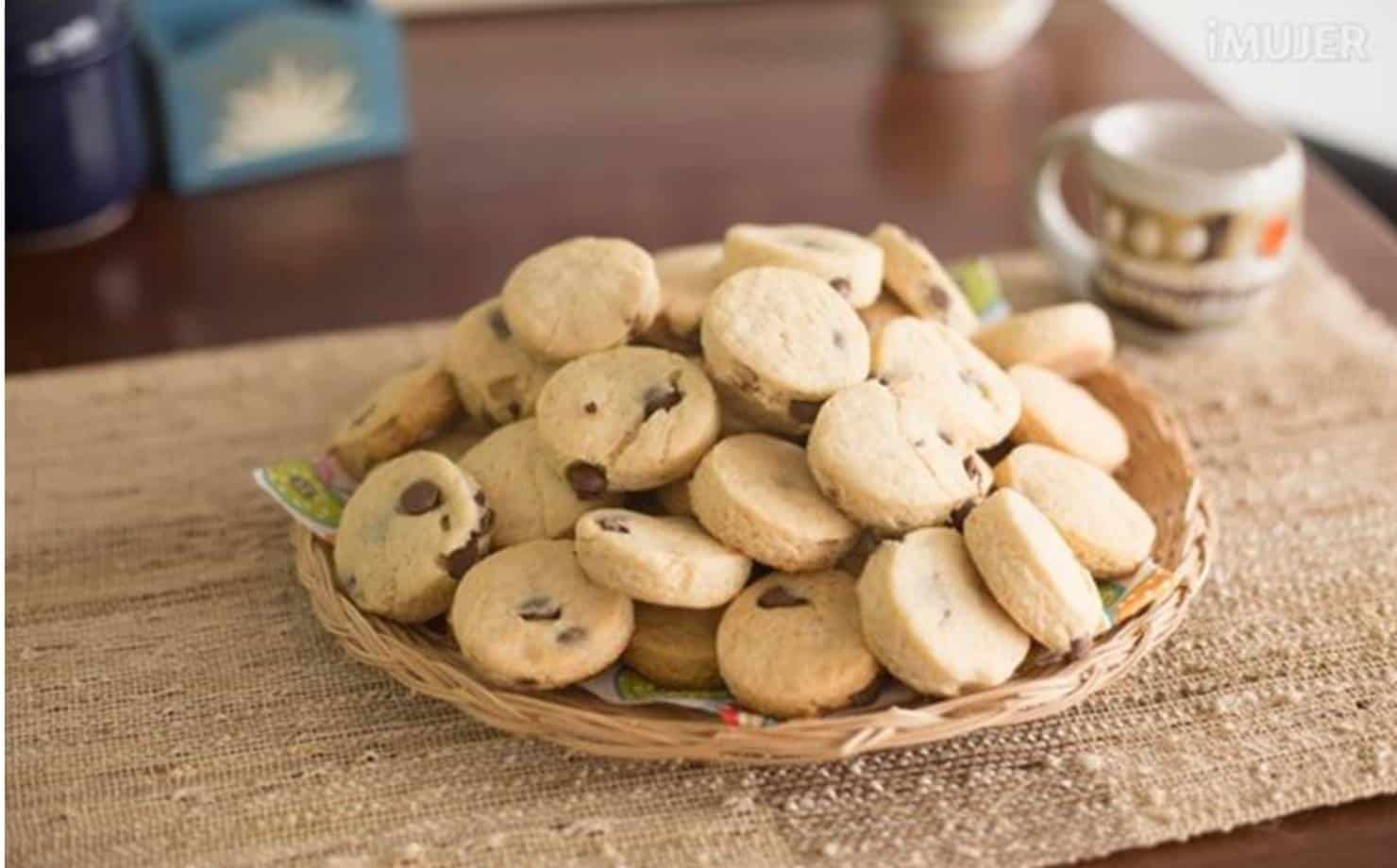 Prepare deliciosos biscoitos de baunilha marmoreados com chocolate