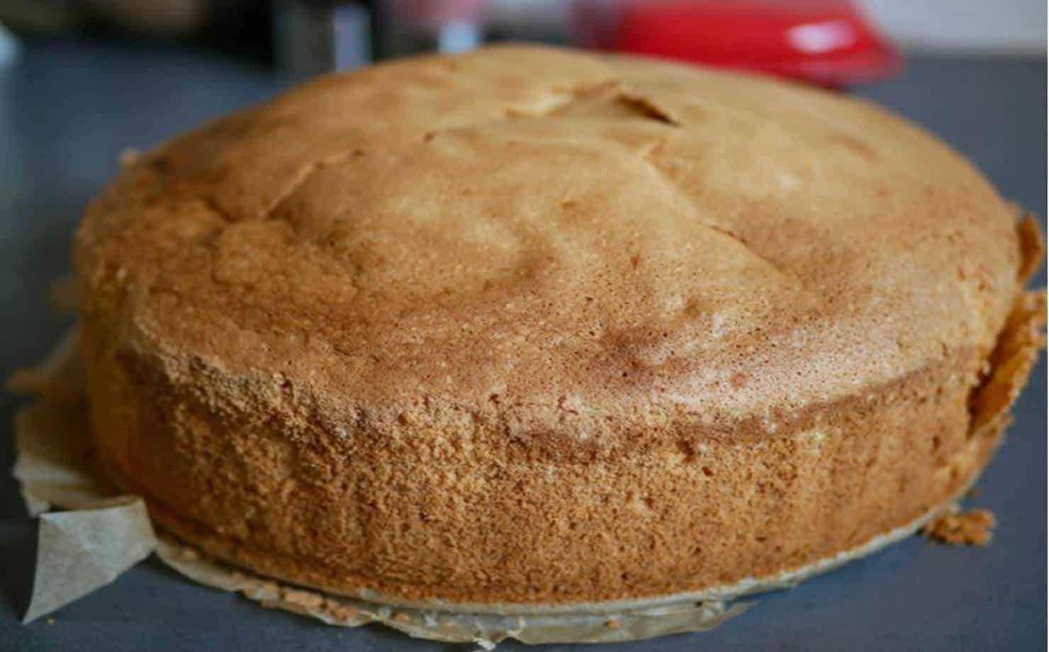 Bolo Fofinho na Mesa