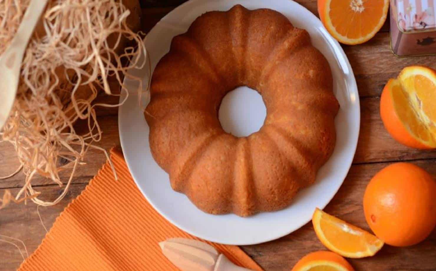 Bolo de tangerina e banana para preparar em poucos minutos