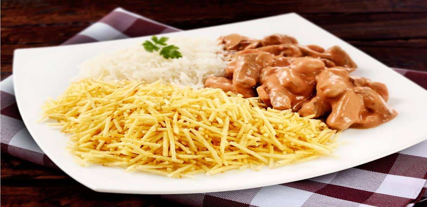 Receita fácil e rápida de estrogonofe de carne e queijo