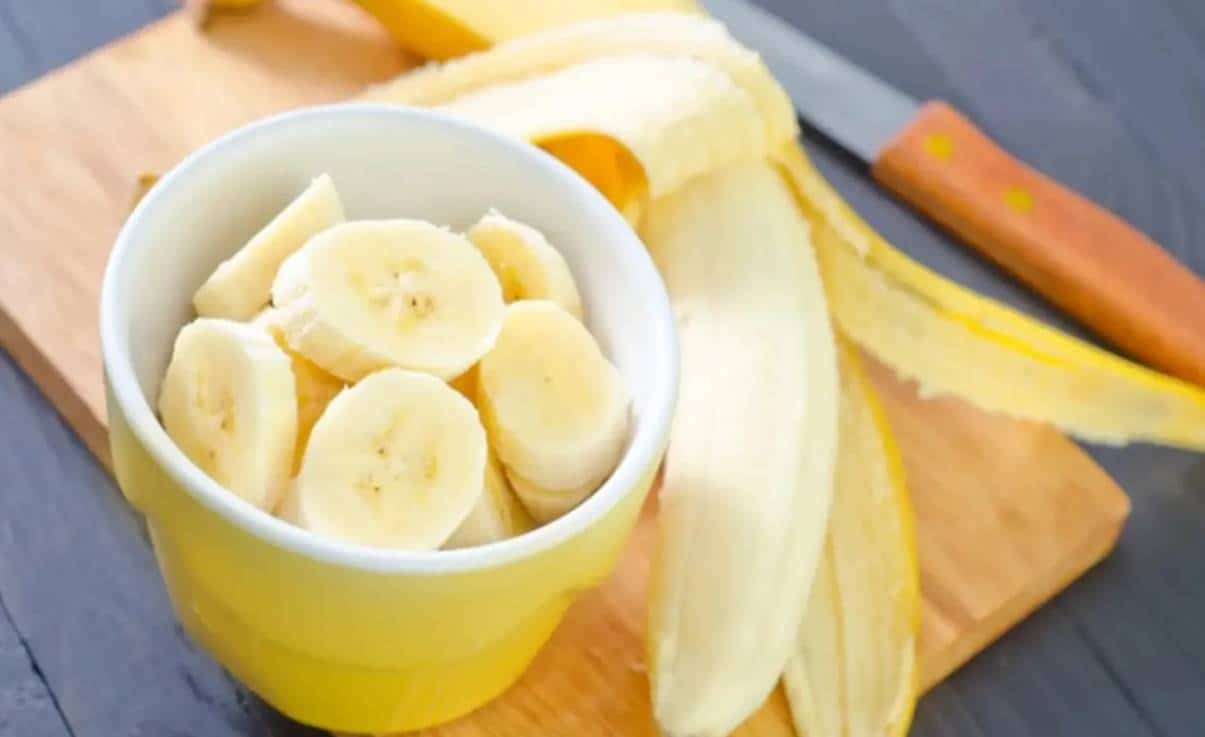 Batido de banana e tâmaras, para te encher de energia no café da manhã