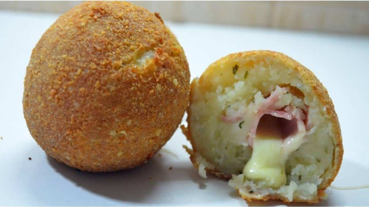 Bolinho de Batata com Queijo