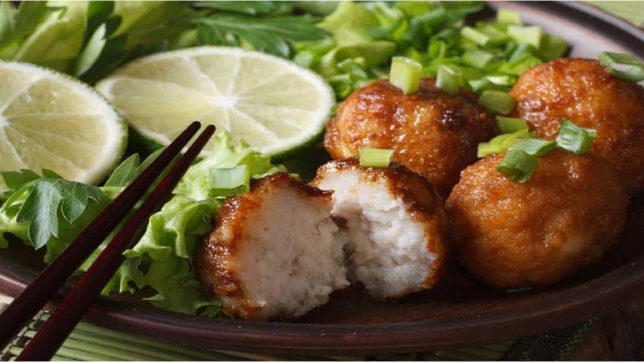 Bolinhos de Peixe com Salada