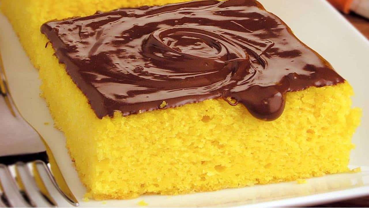 Aproveite essa receita fácil de bolo de cenoura fit