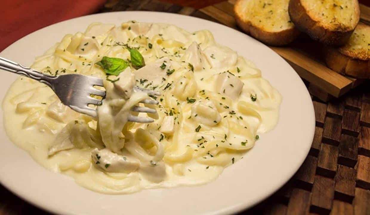 macarrão com queijo simples