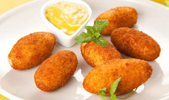 Receita de croquetes de frango tradicional e irresistível 