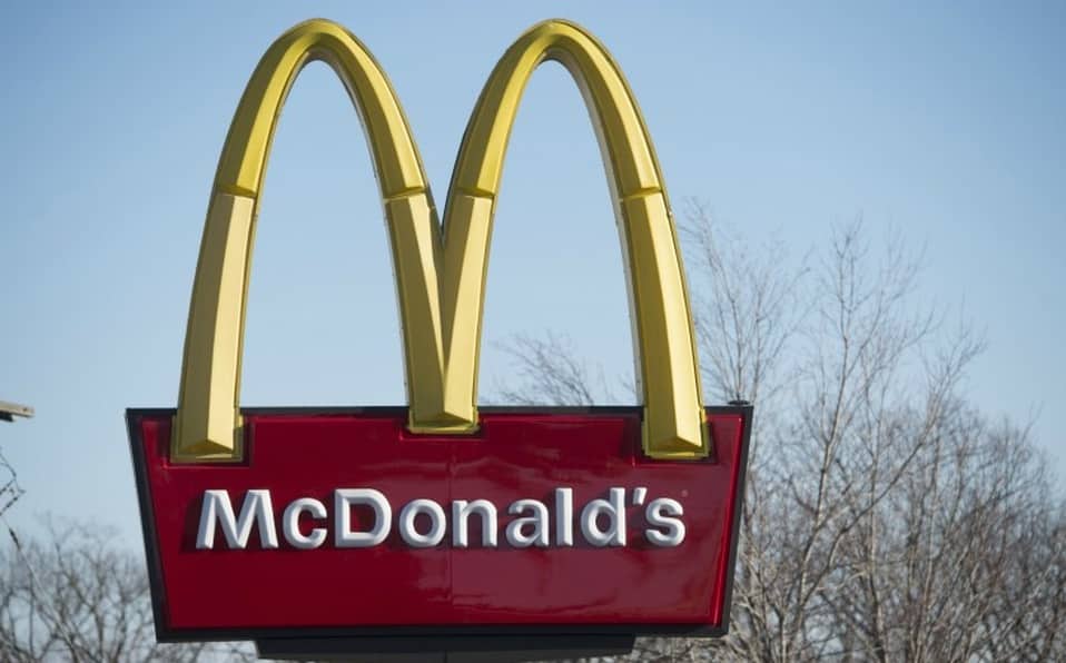 McDonald's suspende operações na Rússia; fecha 850 restaurantes