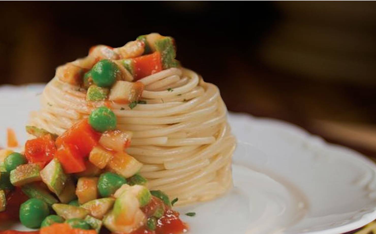 Macarrão com Legumes no Prato