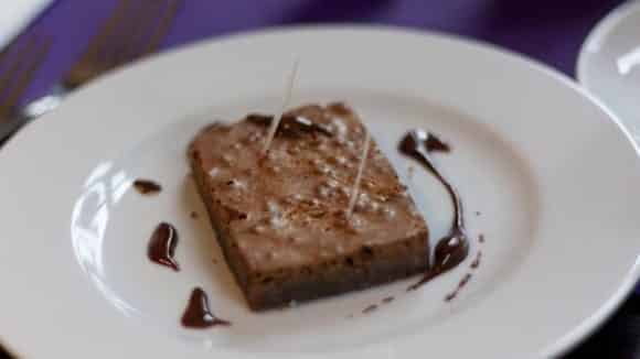 Receita fácil e saudável de brownie de banana na frigideira