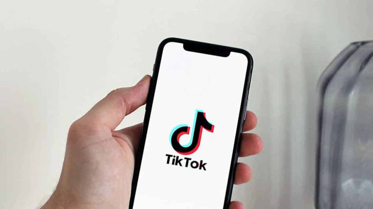 Como denunciar uma conta do TikTok pelo celular
