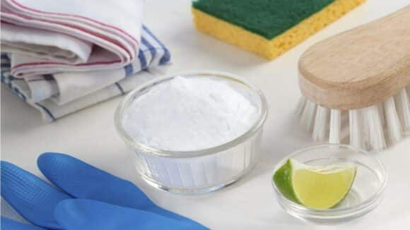 Isso é surpreendente: como você pode usar o amido de milho ajuda na limpeza da sua casa?