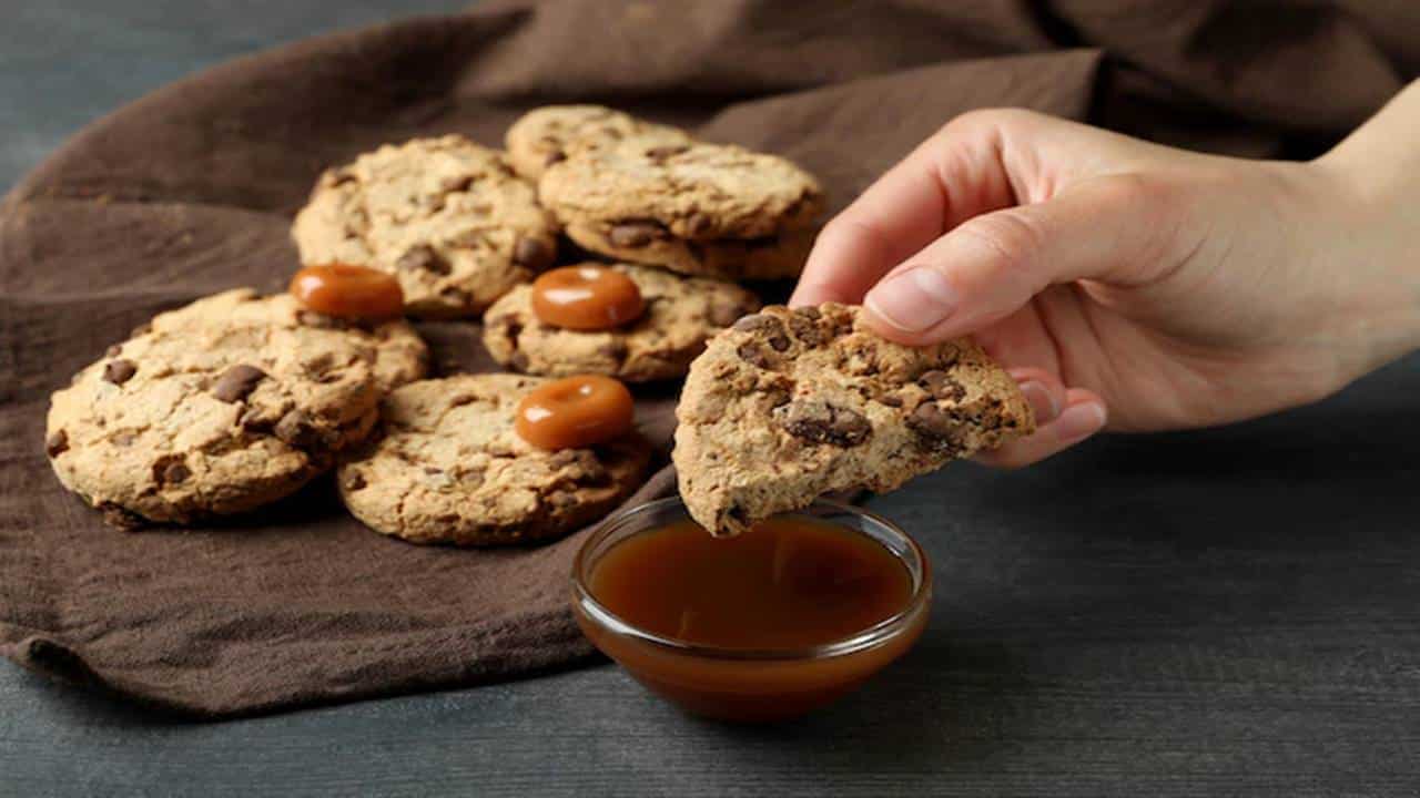 Biscoito de chocolate com amendoim