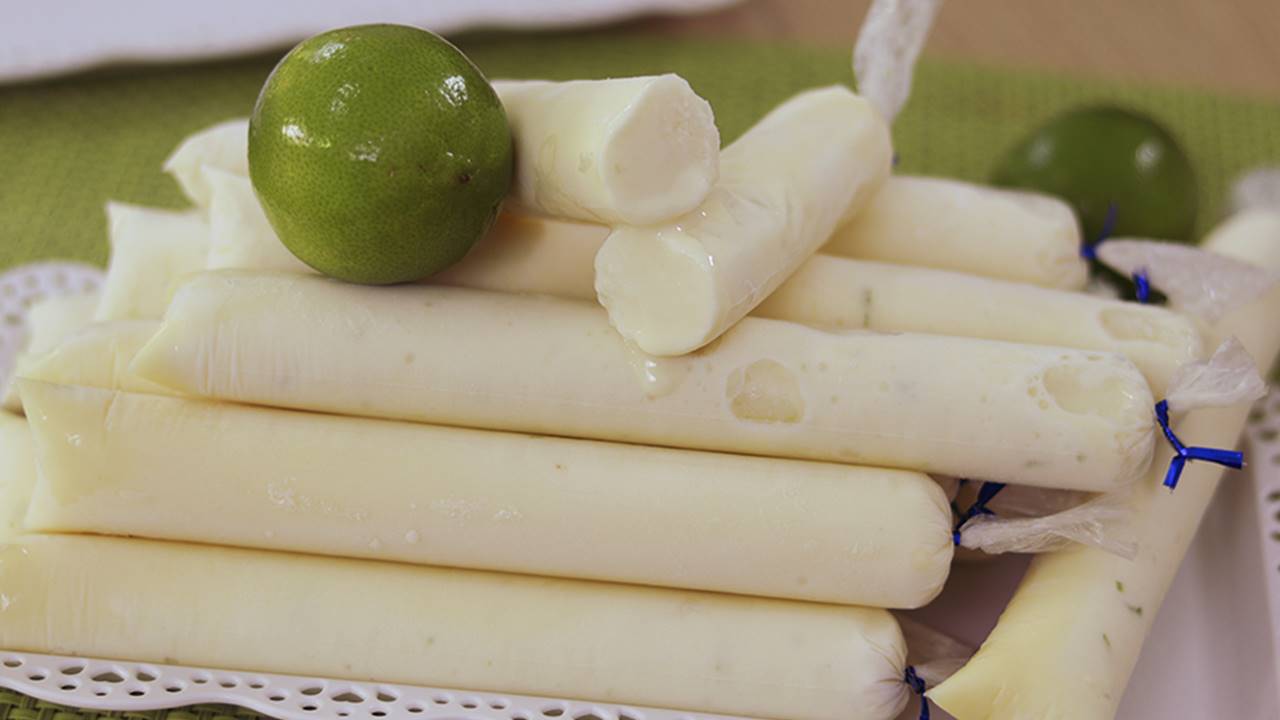 Geladinho de caipirinha tradicional e gourmet para refrescar sua festa