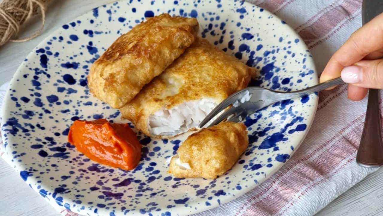 Merluza empanado com creme de pimentão: uma receita deliciosa e fácil