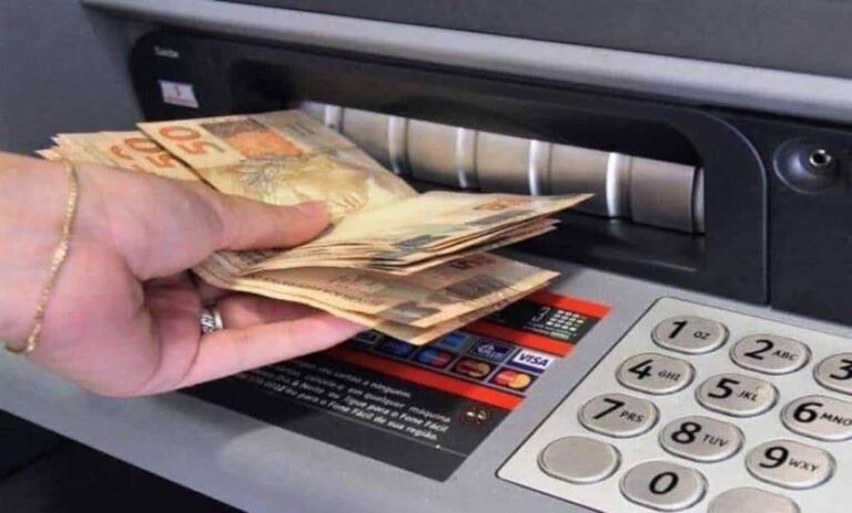 Dinheiro extra para aposentados do INSS pode ser aprovado e 2025