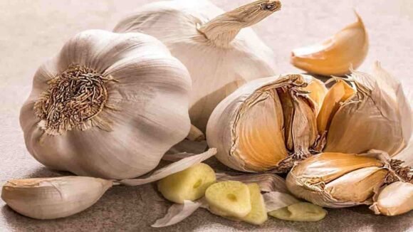 Homemade Recipe: Know the Benefits of Garlic on Hair