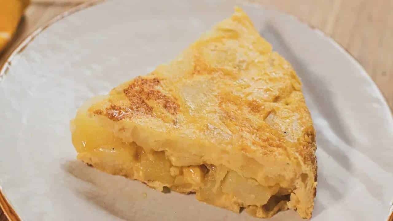 Como fazer omelete de batata super fácil no micro-ondas?