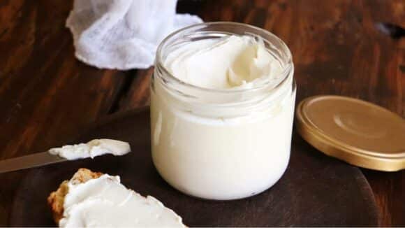 Como fazer cream cheese caseiro saudável com apenas 3 ingredientes - Veja como fazer cream cheese caseiro com apenas 3 ingredientes