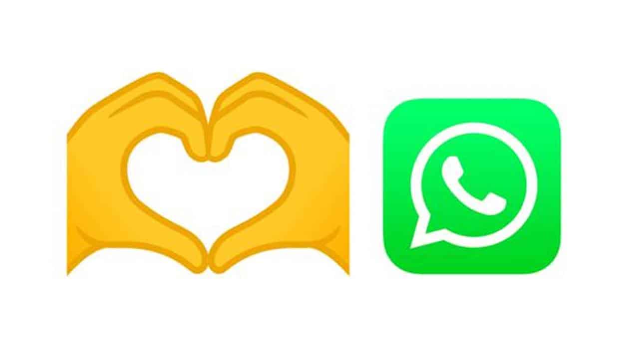 Emoji coração com as mãos WhatsApp 0